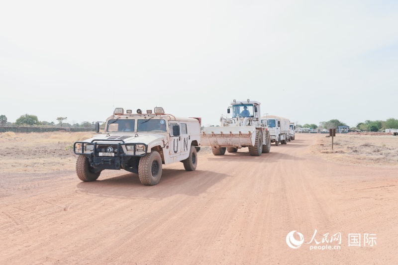 向施工点机动。史翰林摄