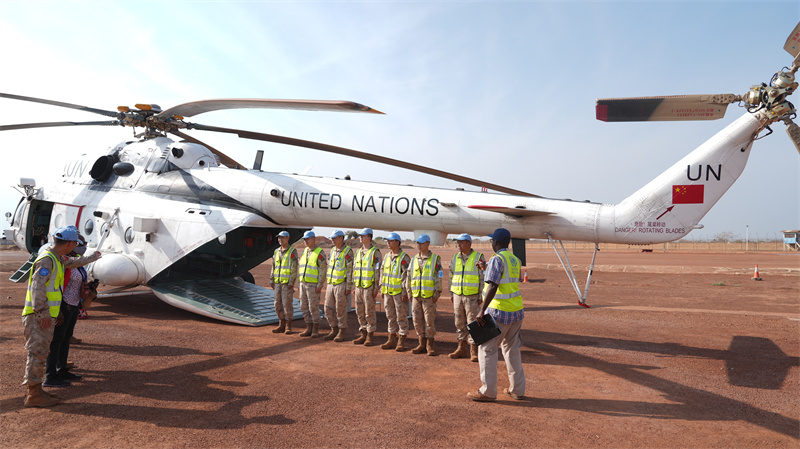 图1：直升机专项核查前说明检查事项 黄浩摄