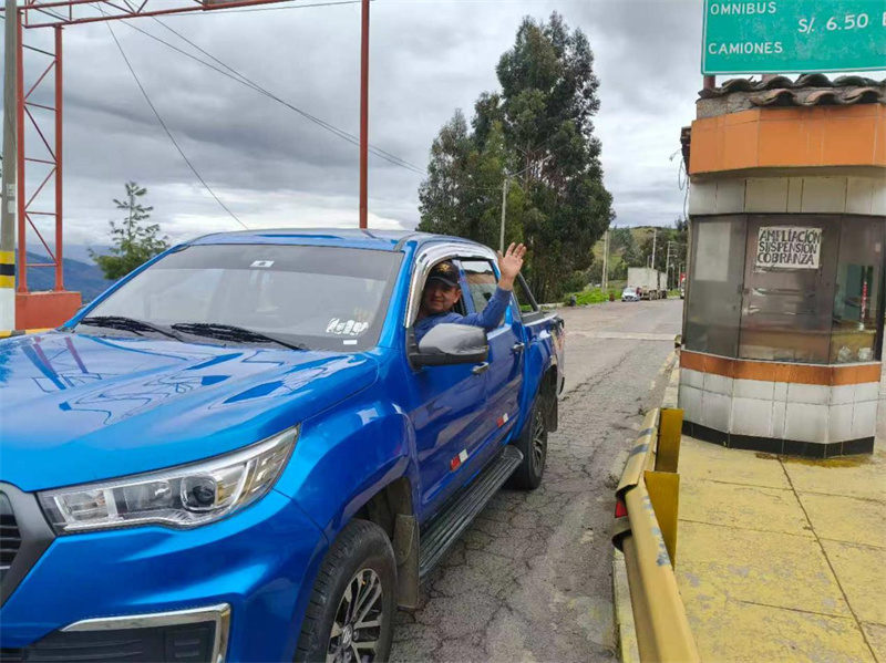 秘鲁万卡维利卡公路投入使用后,将显著提升区域通行能力和安全水平,带动沿线经济发展与民生改善。吴庆丰摄